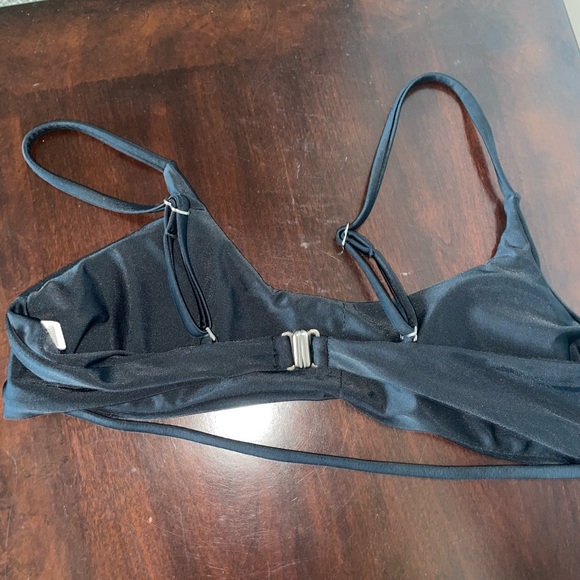 *SOLD* Black Strappy Bikini - Picture 4 of 5